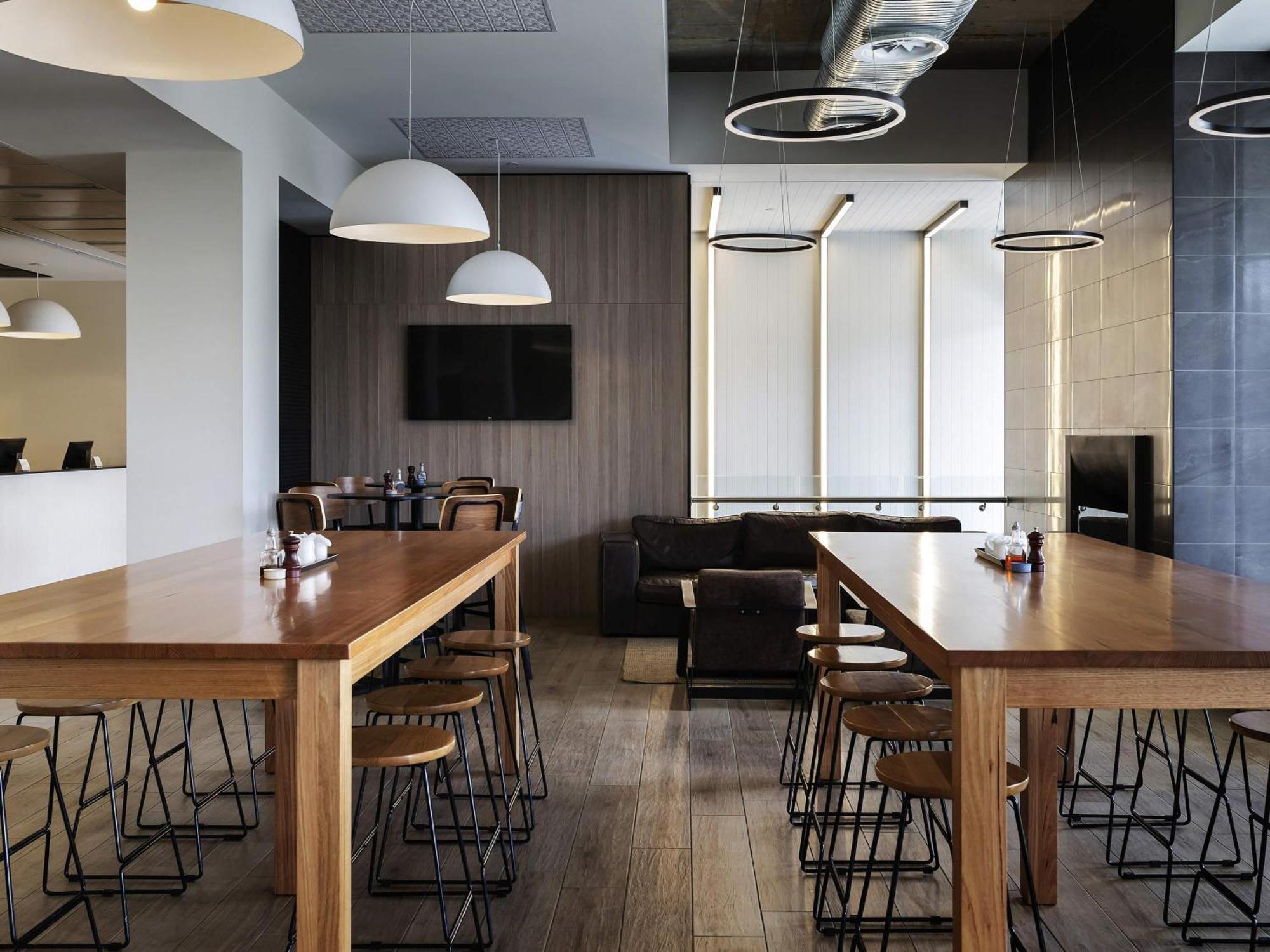Mantra Macarthur Hotel 4*